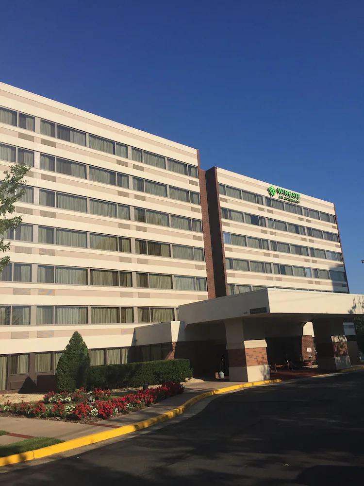 Wingate By Wyndham Springfield Hotel Exterior photo