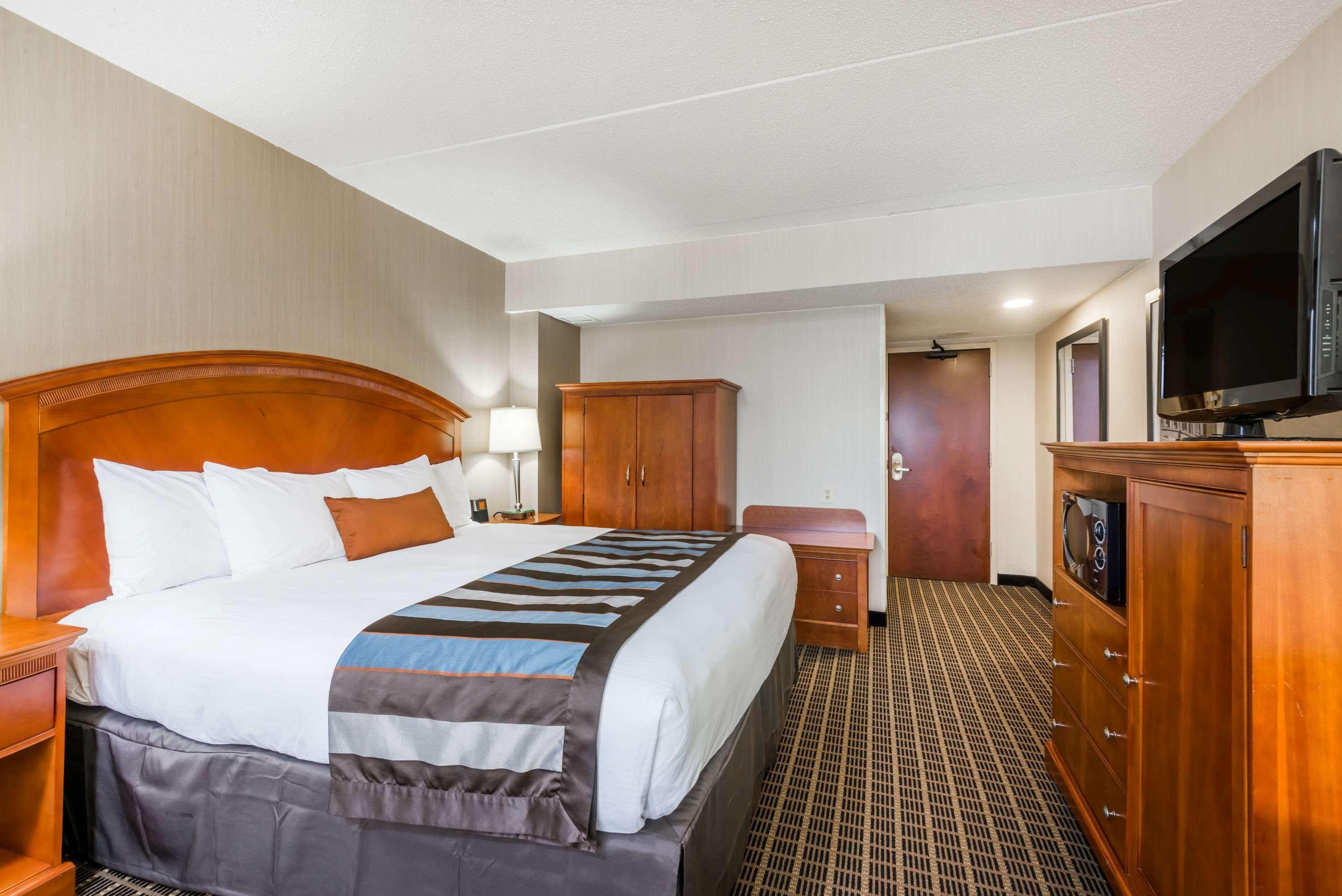 Wingate By Wyndham Springfield Hotel Exterior photo